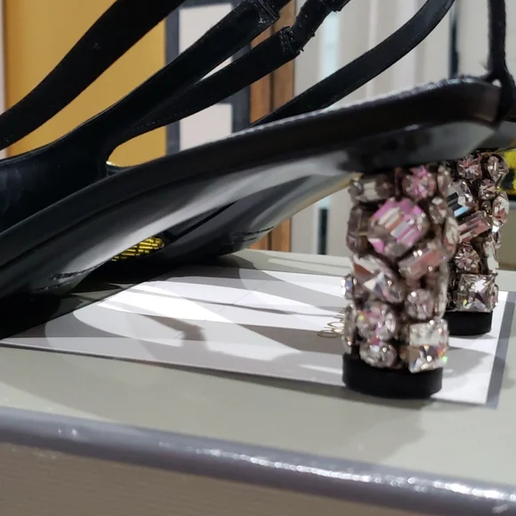 ❤️❤️❤️Sequin & Beaded Slingback Kitten Heel PumpTOM FORD